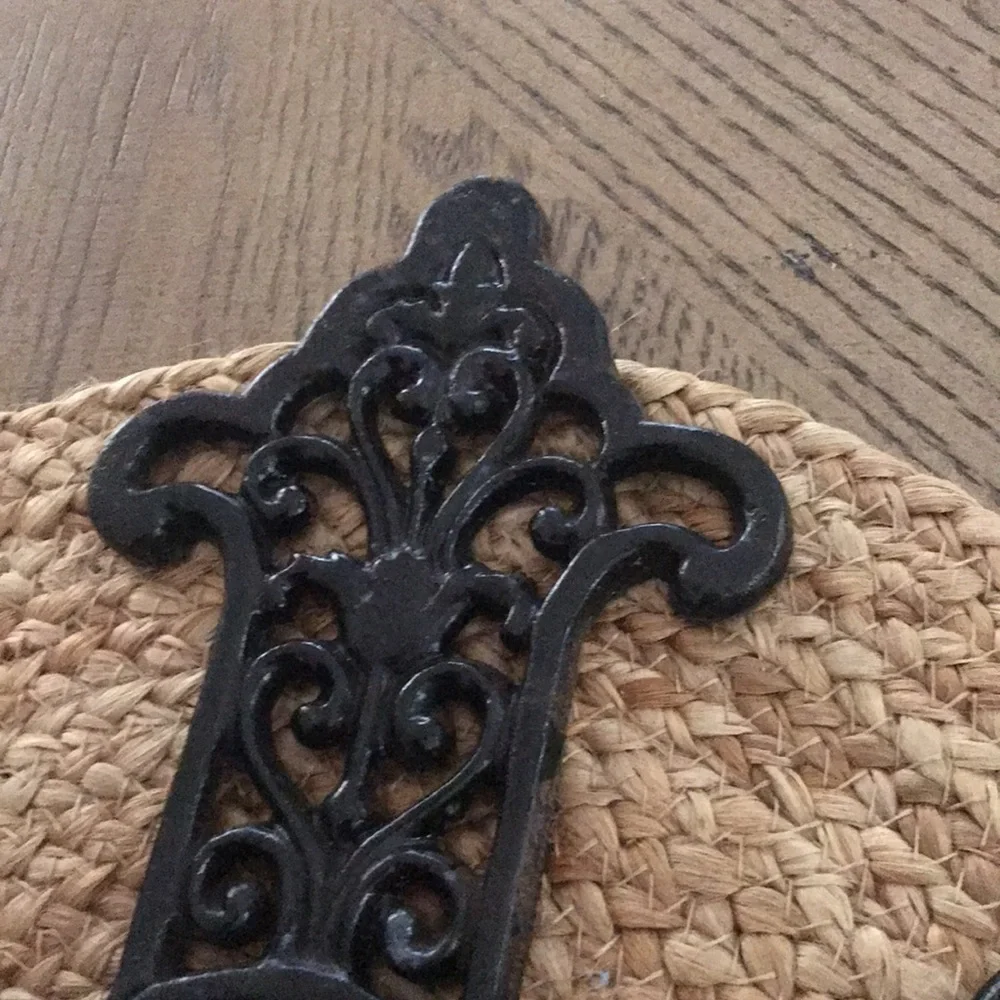 Cast Iron Cross - Picture 3 of 4